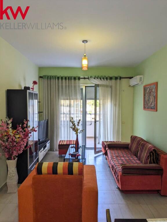 Shitet apartament 2+1 Vlore Lungomare