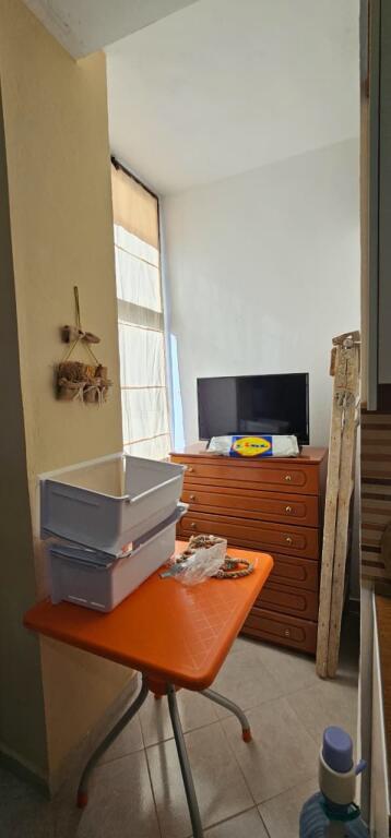 🏖 Shitet apartament 1+1, 59 m², i arreduar, vetëm 200 m nga deti – Mali i Robit, pranë Resort Kolaveri!