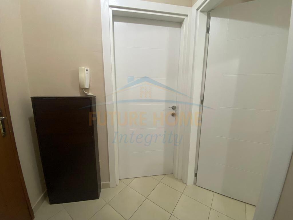 Qera, Apartament 1+1, Fresk, Tiranë. 360 €,AL52648