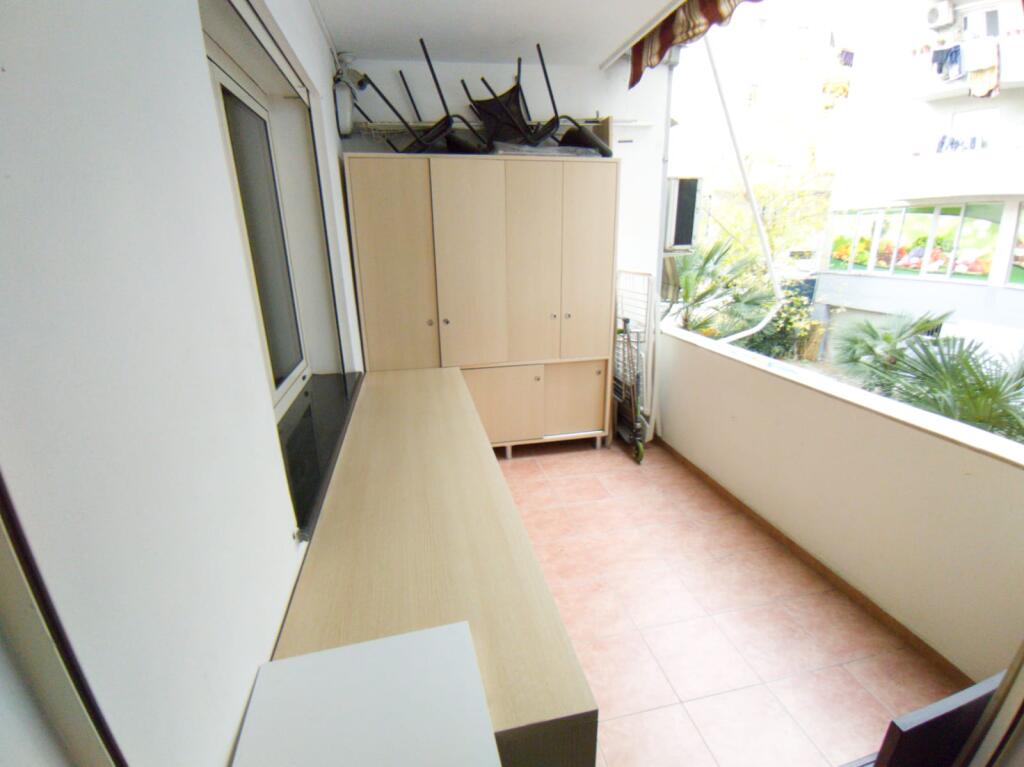 VENDESI APPARTAMENTO 3+1+2 A TIRANA VICINO AL GIARDINO BOTANICO