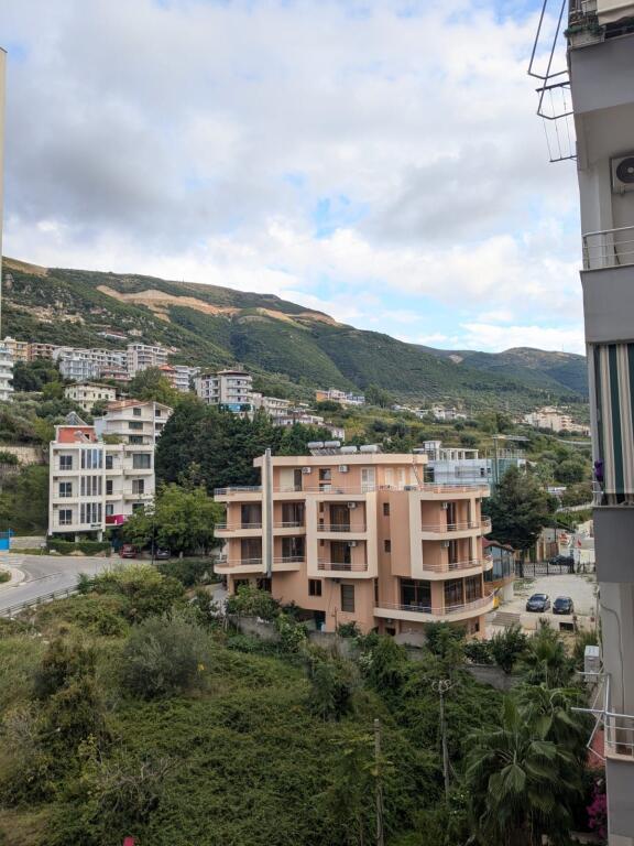 Shitet apartament 2+1 Vlore Lungomare
