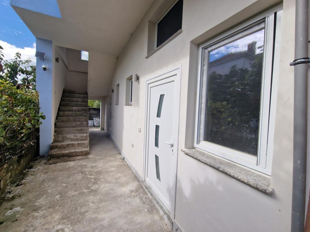 Jepet me qera apartament 1+1 ne Astir bosh