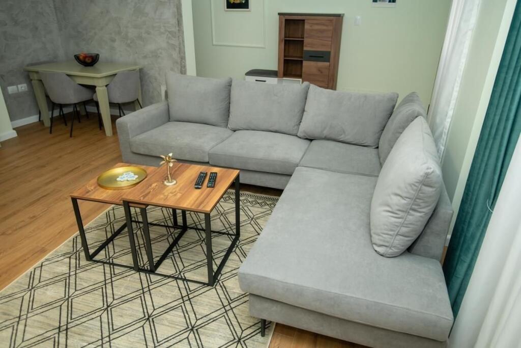 🏡 APARTAMENT ME QERA 2+1+2 VILA ZOGUT DURRES