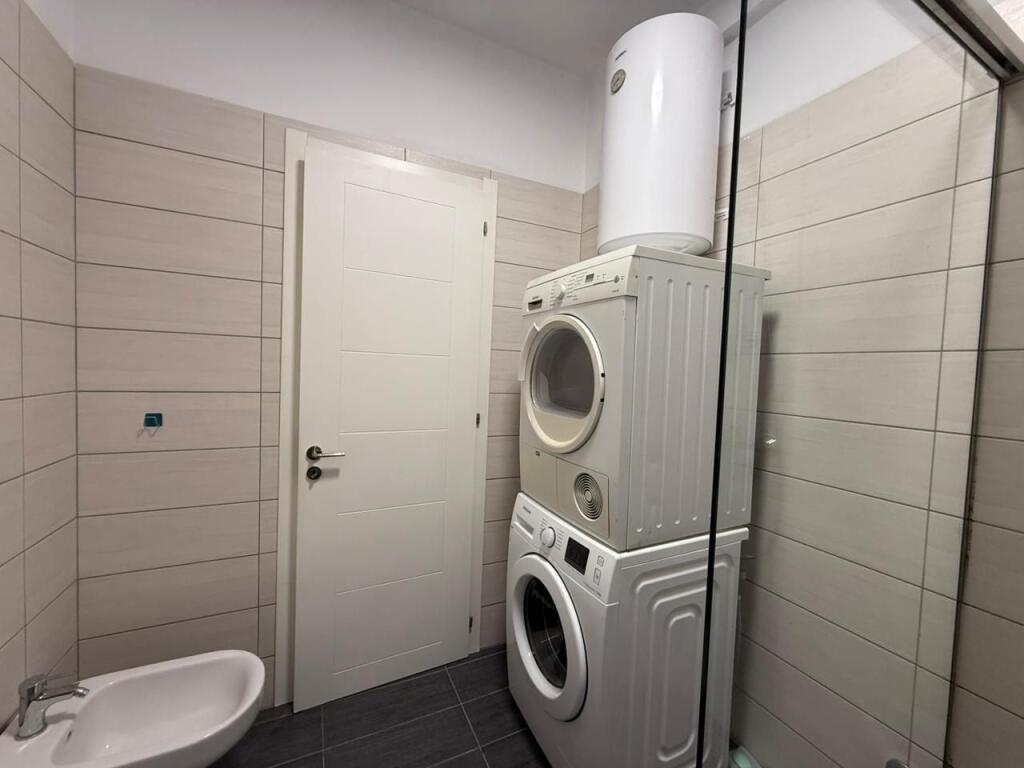 Shesim, Apartament 2+1+2 ne Astir prane Rrethit!