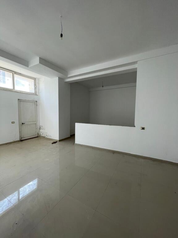 🏡 LOCALE COMMERCIALE IN VENDITA 📍ACQUEDOTTO DURAZZO