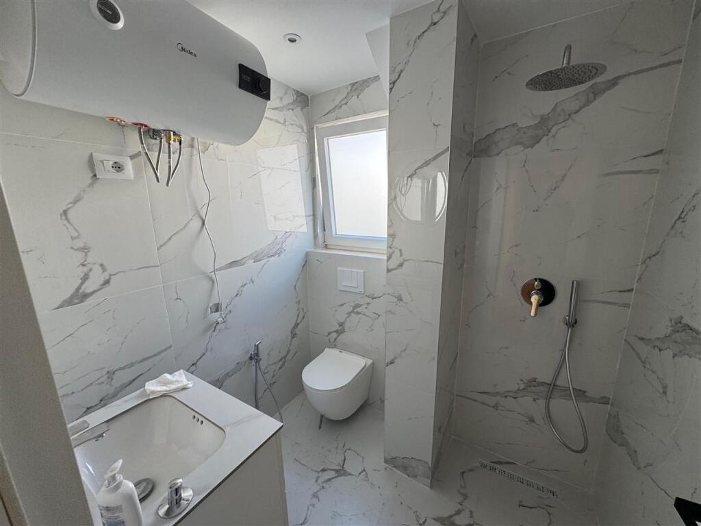 Jepet Me Qera Apartament 1+1+1 Ballkon