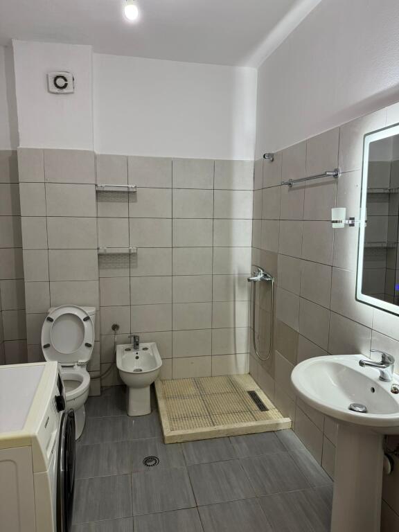 APARTAMENT ME QERA 2+1 YZBERISHT 450 EURO