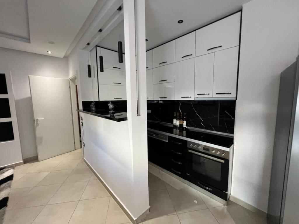 Apartament për qera – Liqeni i Thatë