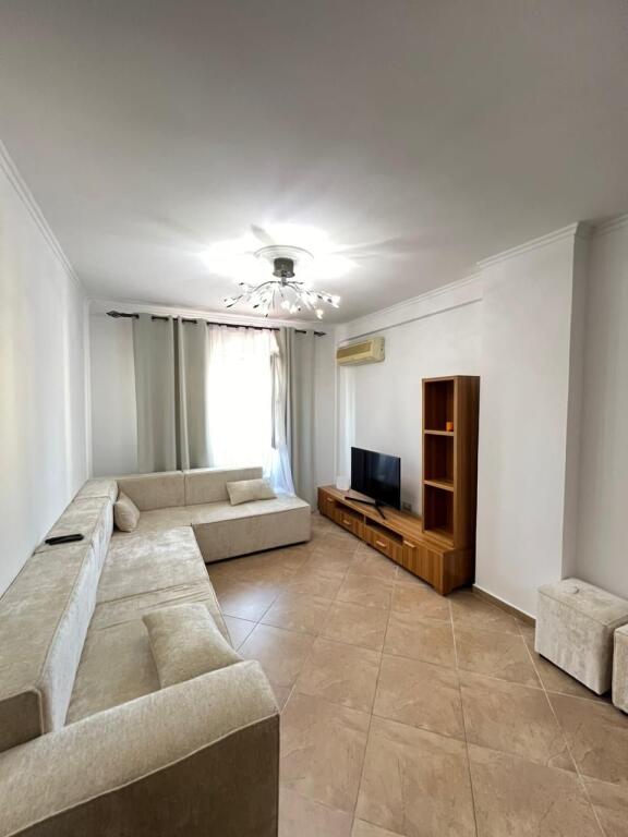 Apartament 2+1+P me qera, Bulevardi Zogu I.