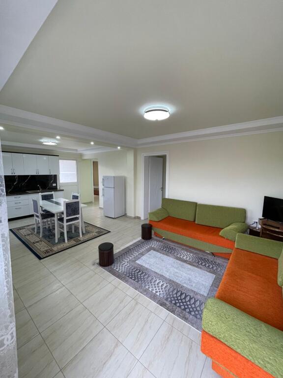 APARTAMENT ME QERA 2+1 SHKOZET PRAN SHKOLLES ISUF FERRA