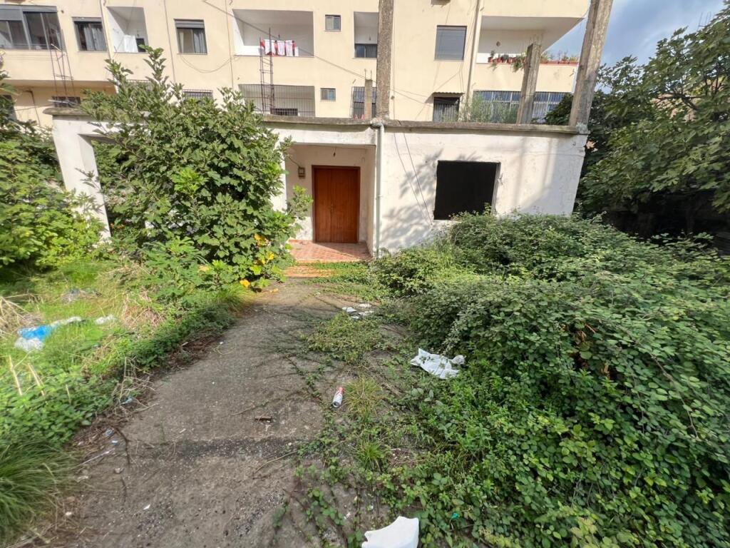 SHITET SHTEPI PRIVATE QENDER DURRES