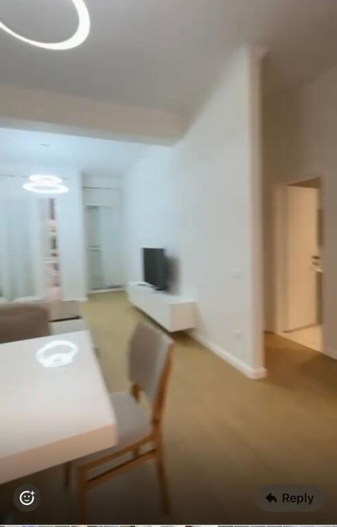 2+1,i mobiluar rruga peti liqeni i thate,cmimi 800 euro