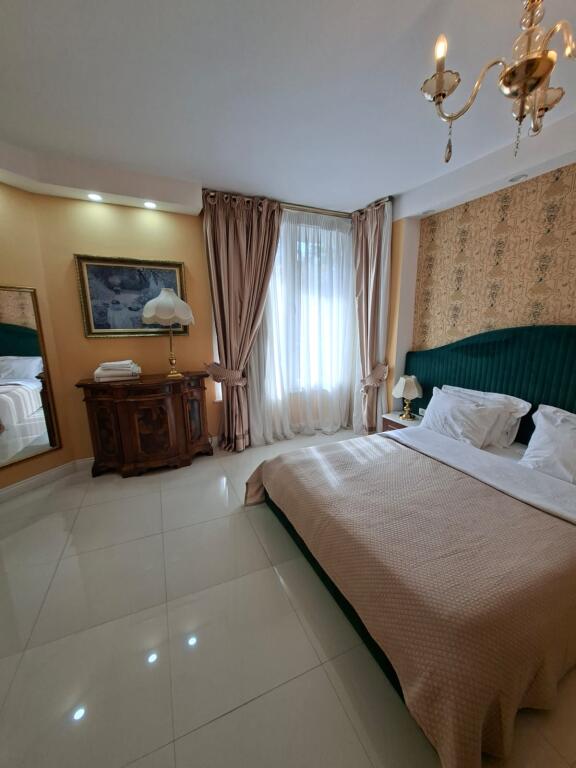 FOR SALE APARTMENT 4+2+3 IN THE HEART OF THE BLOCK