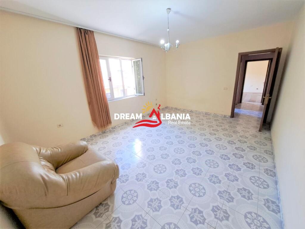 Appartamento 3+1 in vendita vicino al Mercato Elettrico vicino al Museo delle Scienze Naturali a Tirana (ID 4139150)