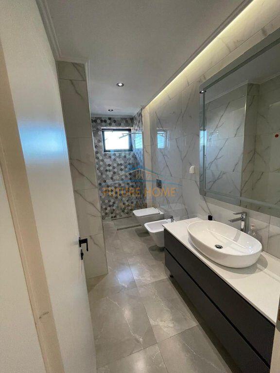 Apartament 3+1+3+ Post Parkimi Unaza e Re , Tiranë