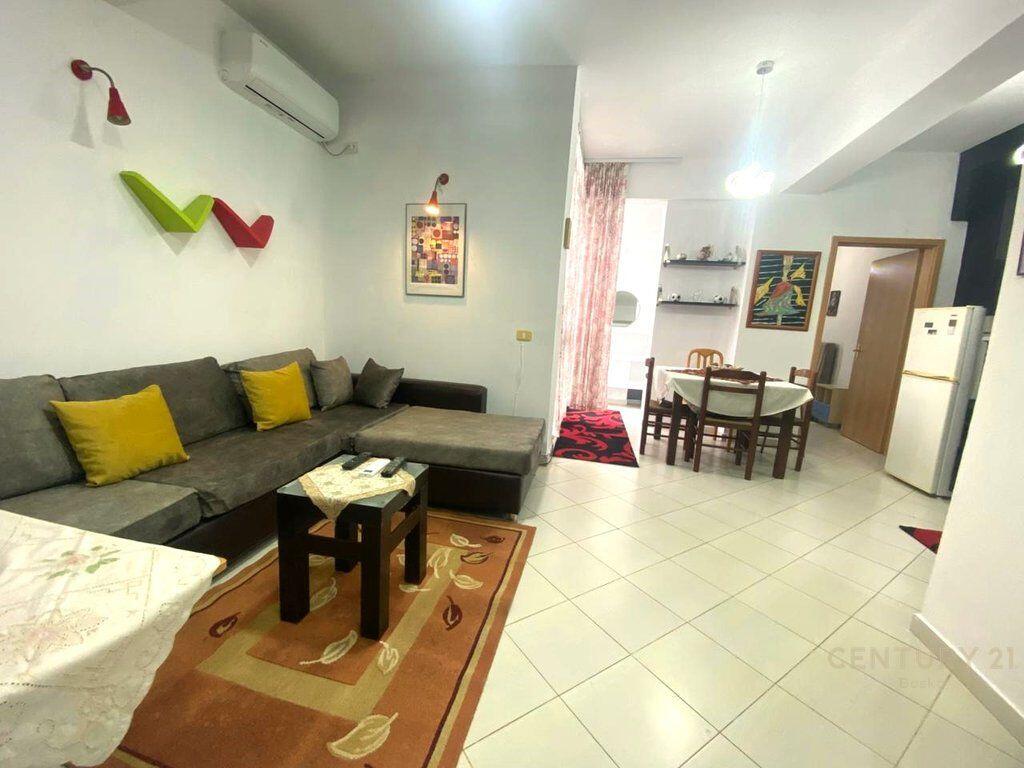 JEPET ME QERA APARTAMENT 1+1 TE RRUGA E KAVAJES