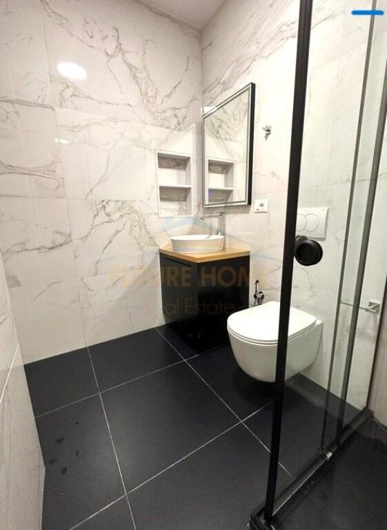 Jepet me qera, Apartament 3+1 – Qendër, Tiranë