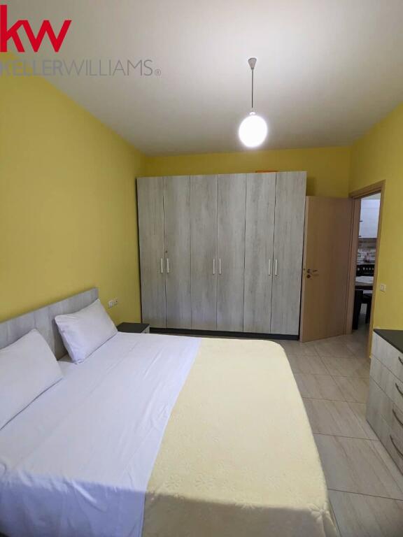 Shitet apartament 2+1 Vlore Lungomare