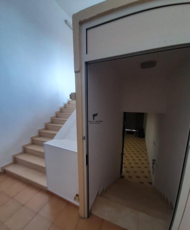 BUSINESS PREMISES FOR RENT 750 M2 TRAIN STATION 4700 EURO