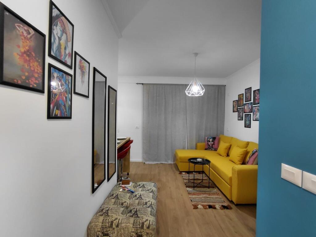 Jepet Me Qera Apartament 1+1+1 Ballkon