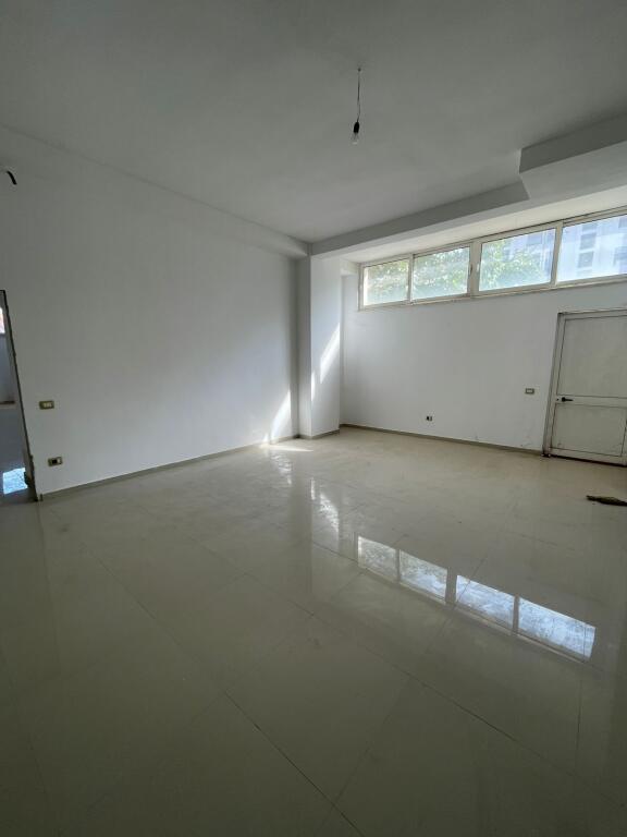 🏡 LOCALE COMMERCIALE IN VENDITA 📍ACQUEDOTTO DURAZZO