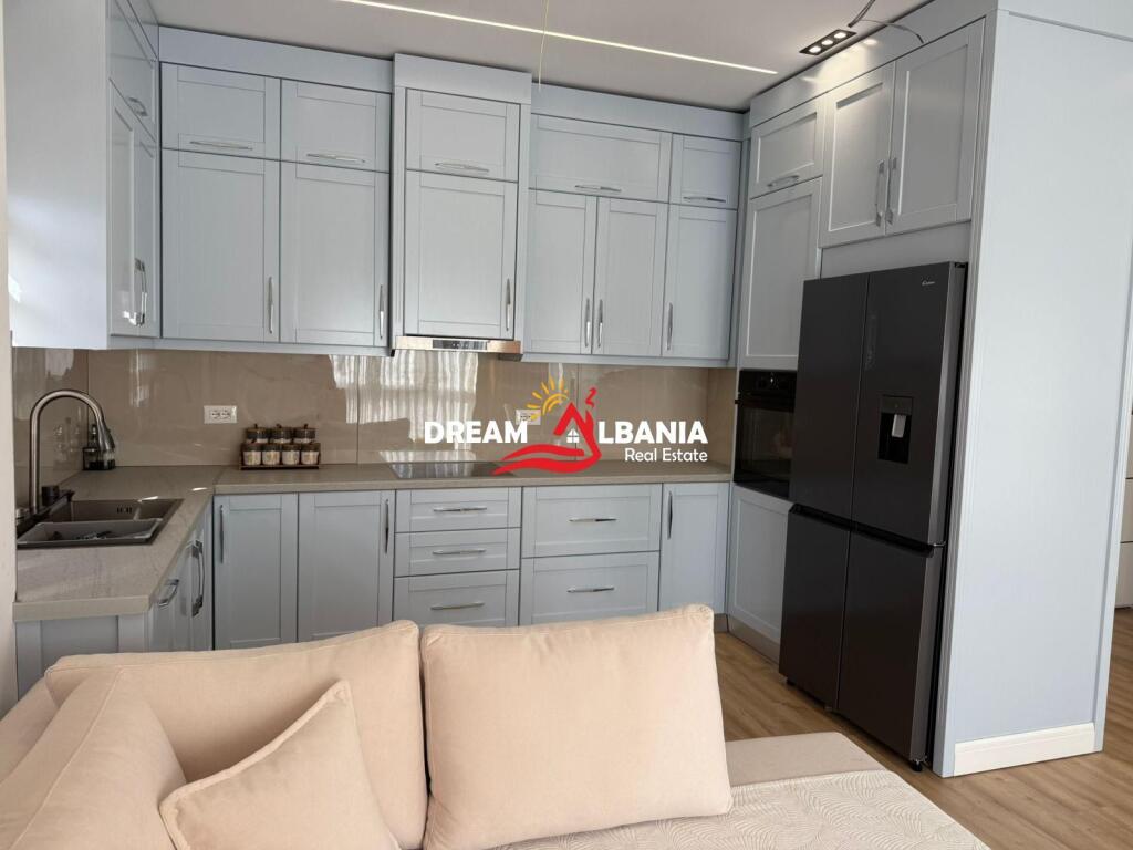 Super apartament 2+1+2wc+2 Ballkone me qera tek fusha e aviacionit, Tirane (ID 42215437)