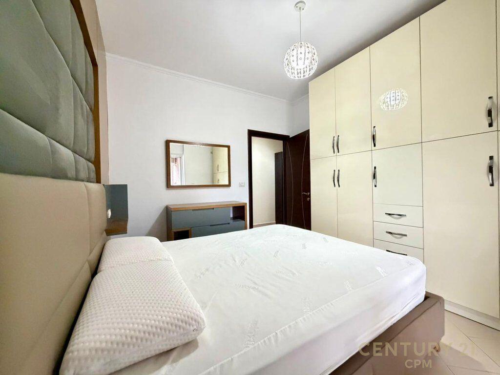 APARTAMENT 2+1 PER QIRA TEK LIQENI THATE!