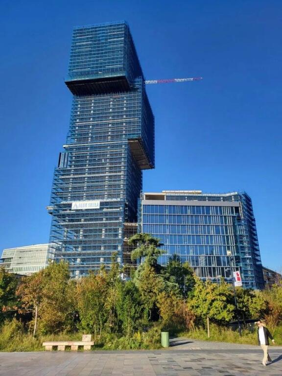 🏢 Zyre për Qira | Eyes of Tiranës