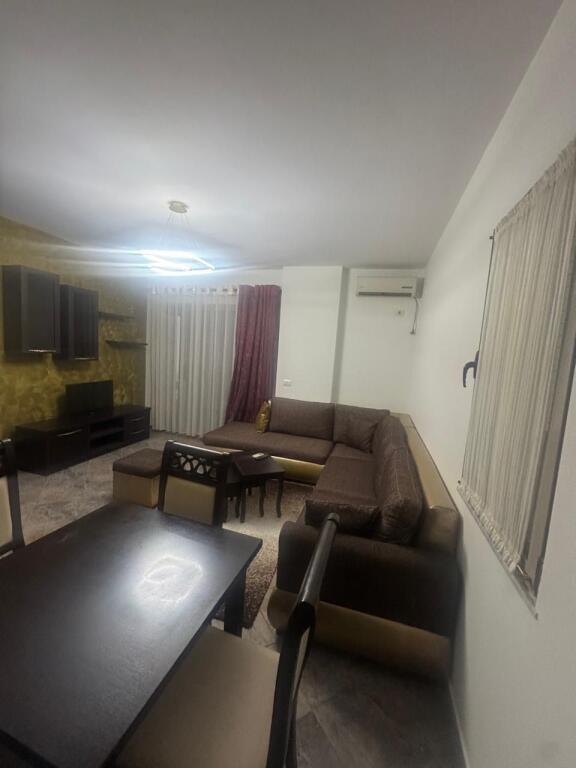 Super ap 1+1 ne tzberisht ( tek bulevardi ri ) nela 6