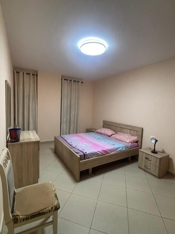 Apartament me qira 1+1 prane Amerikan 2 pallat me Ashensor
