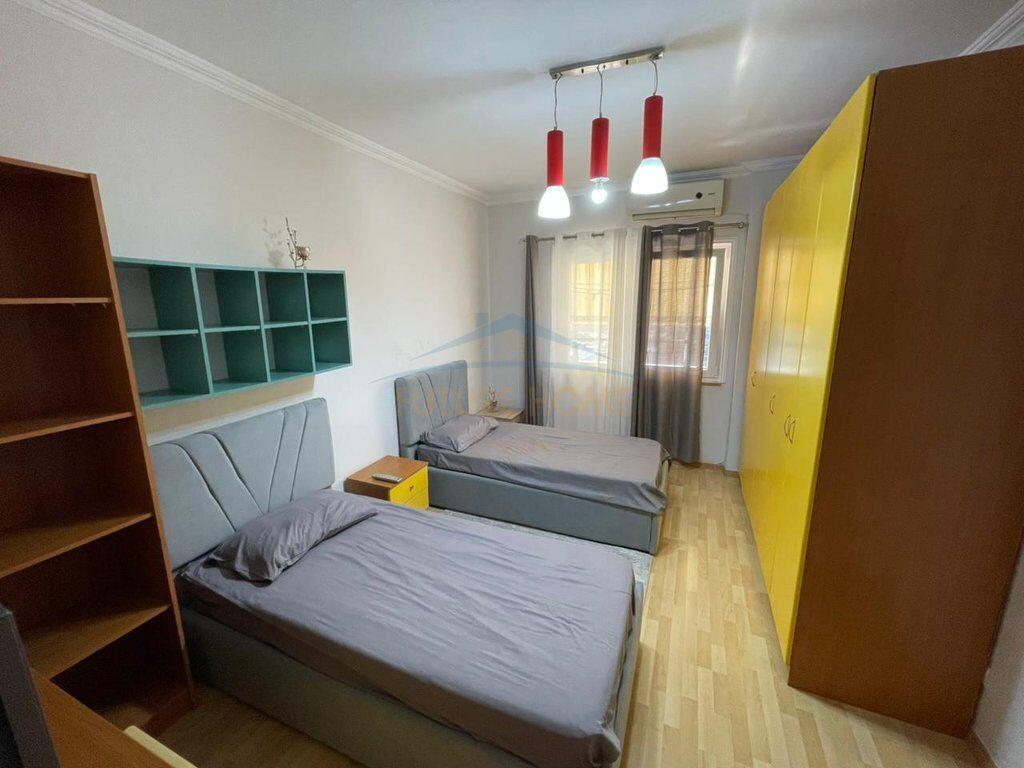 Apartament 2+1+2, Rruga Reshit Petrela, Tiranë