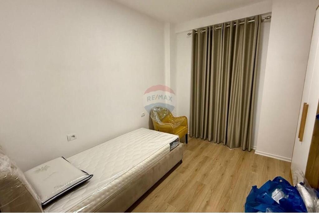 3+1- Për Qira - Rruga Xhanfize Keko,/