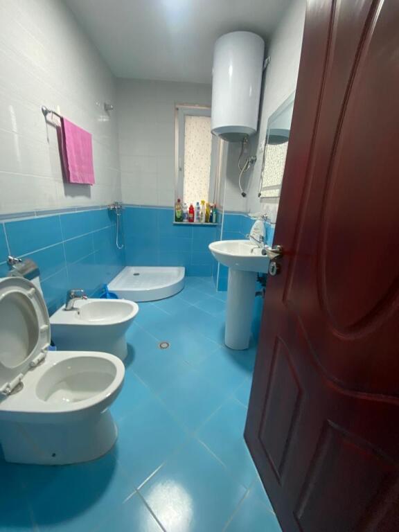 Jepet Me Qera Apartament 2+1+2 Tualete + 1 Ballkon