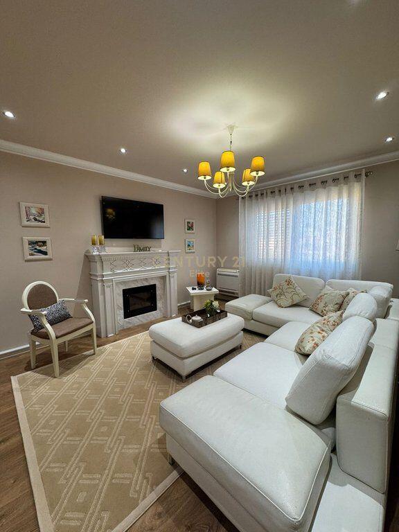 APARTAMENT 2+1+2 ME QIRA NE BLLOK!
