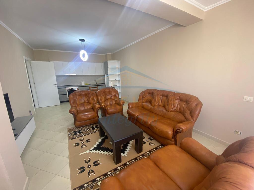 Qera, Apartament 1+1, Fresk, Tiranë. 360 €,AL52648