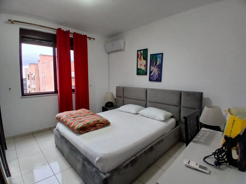 Jepet Me Qera Apartament 2+1+1 Ballkon