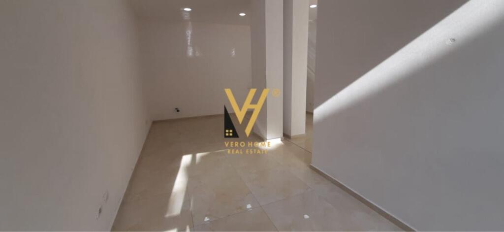 UFFICIO IN AFFITTO- PRESSO “MYSLYM SHYRI”