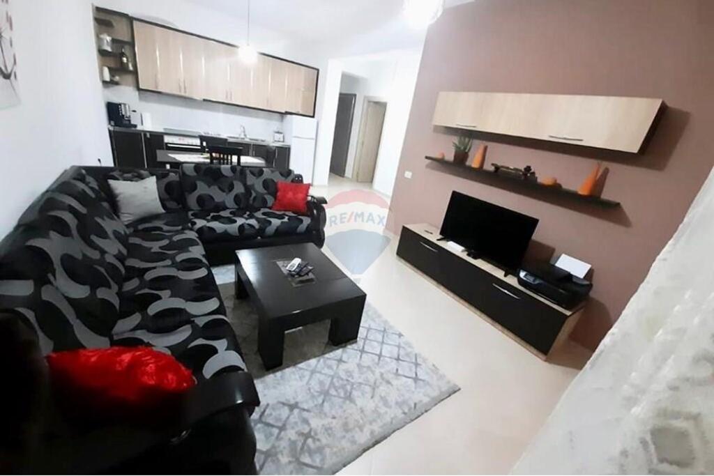 Apartament - Për Qira - Tirana Golden Park, Tiranë...