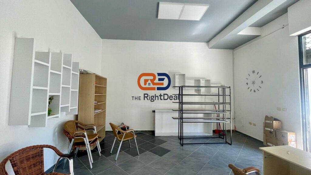Vicino alla Scuola Rossa, Vendesi Locale Commerciale, Per Diverse Tipologie di Attività!!!