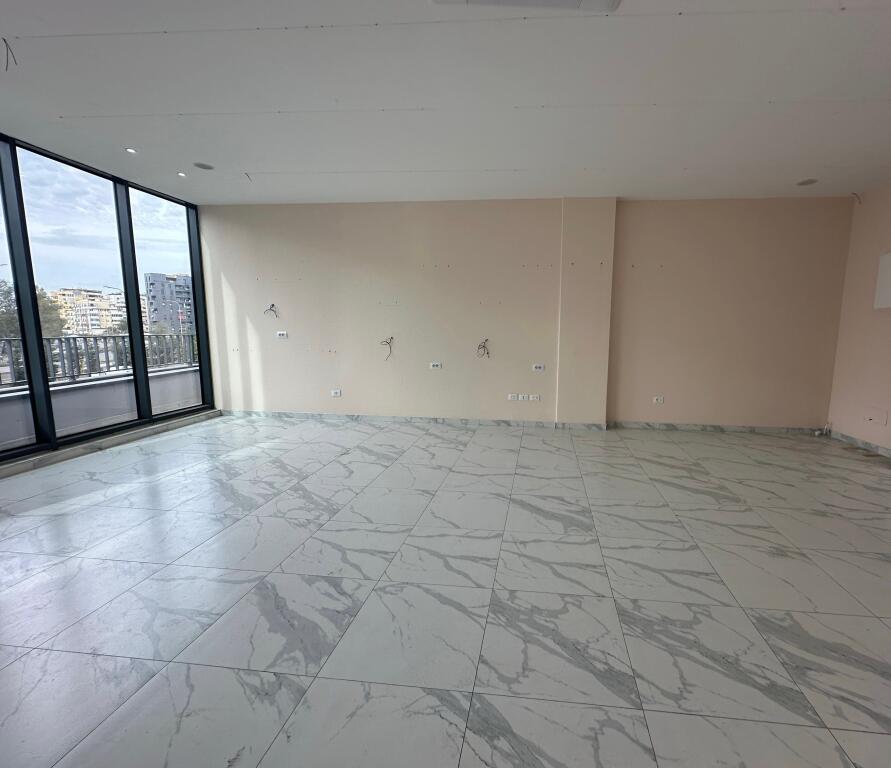 Zyre open space /Qira📍Lake view 📌1000€