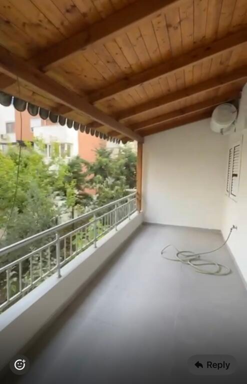 2+1,i mobiluar rruga peti liqeni i thate,cmimi 800 euro