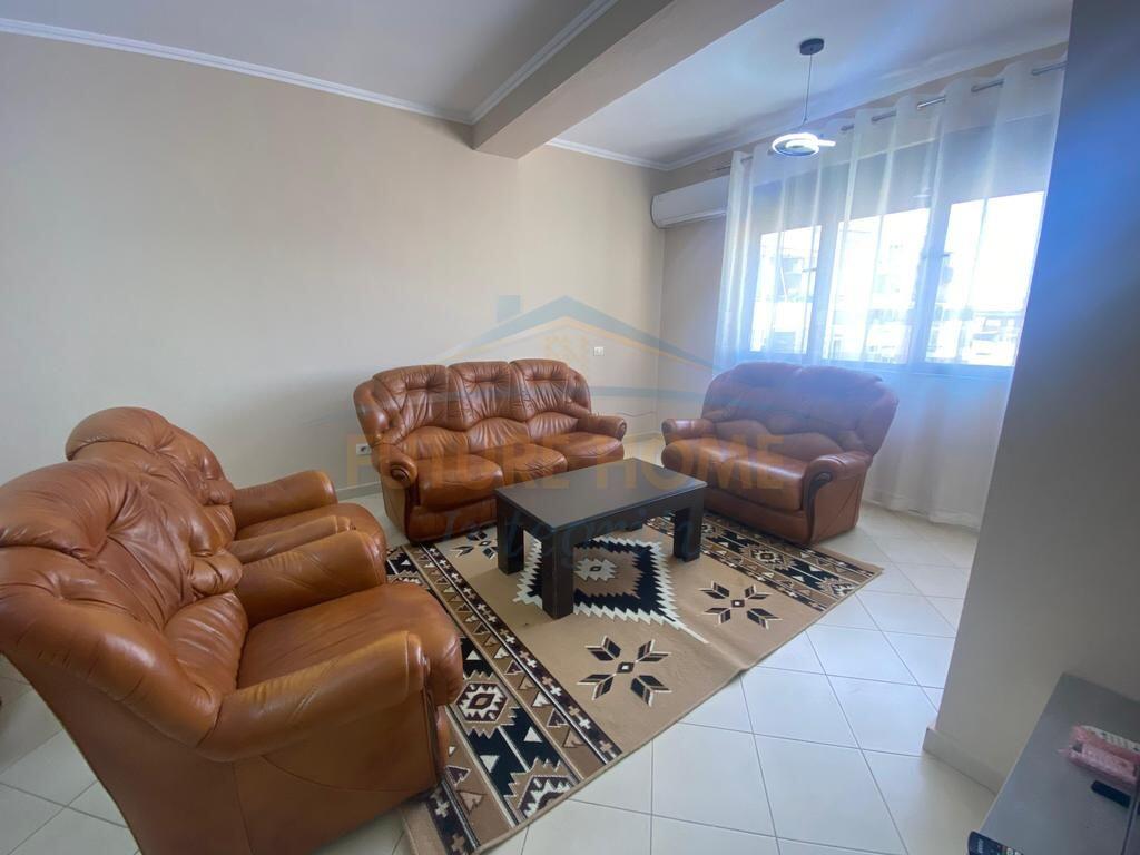 Qera, Apartament 1+1, Fresk, Tiranë. 360 €,AL52648