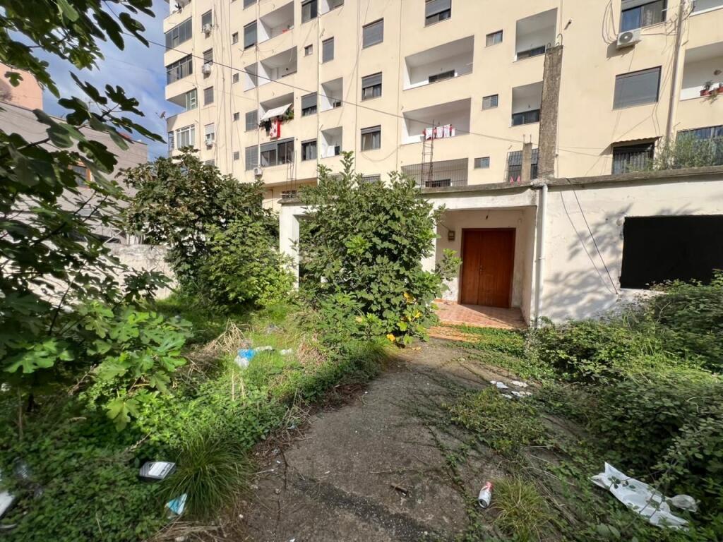 SHITET SHTEPI PRIVATE QENDER DURRES