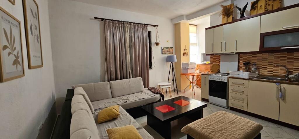 🏖 Shitet apartament 1+1, 59 m², i arreduar, vetëm 200 m nga deti – Mali i Robit, pranë Resort Kolaveri!