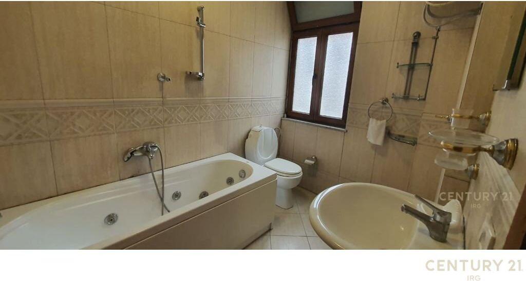 Apartament 3+1 per shitje ne Qender te Tiranes