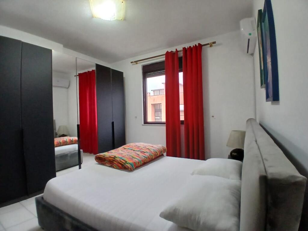 Jepet Me Qera Apartament 2+1+1 Ballkon