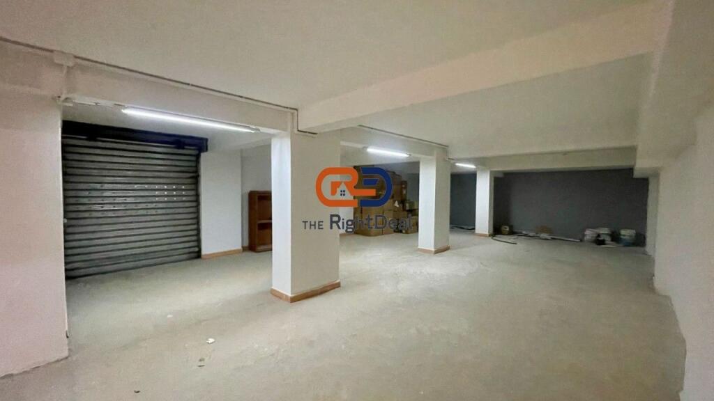 Vicino alla Scuola Rossa, Vendesi Locale Commerciale, Per Diverse Tipologie di Attività!!!