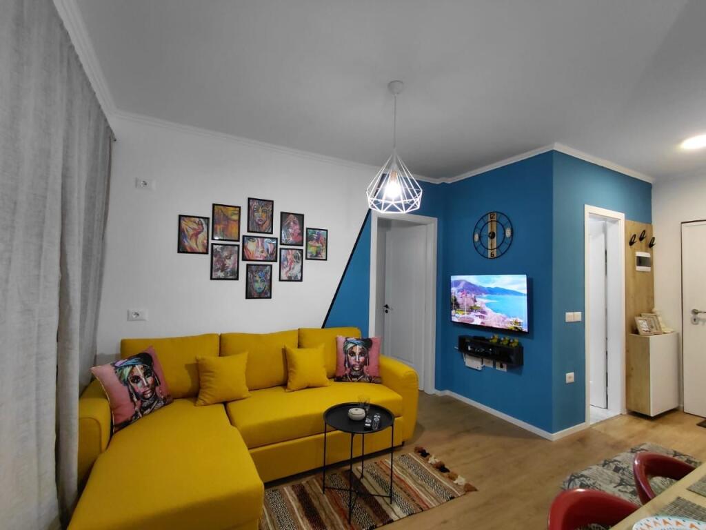 Jepet Me Qera Apartament 1+1+1 Ballkon