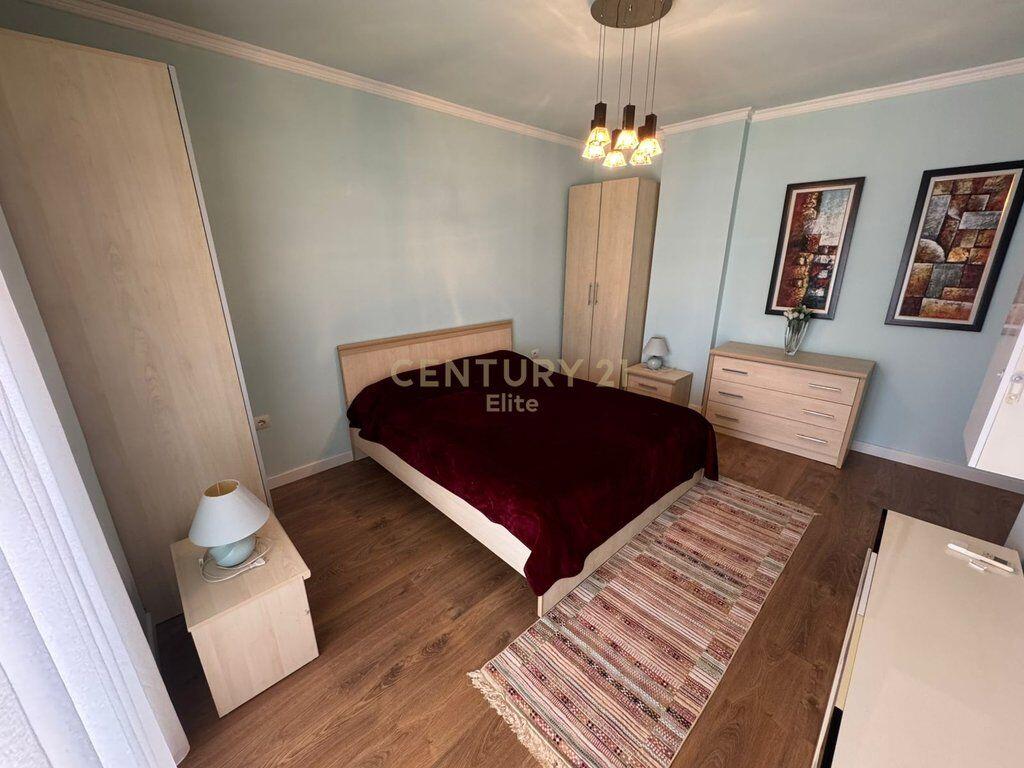 APARTAMENT 2+1+2 ME QIRA NE BLLOK!
