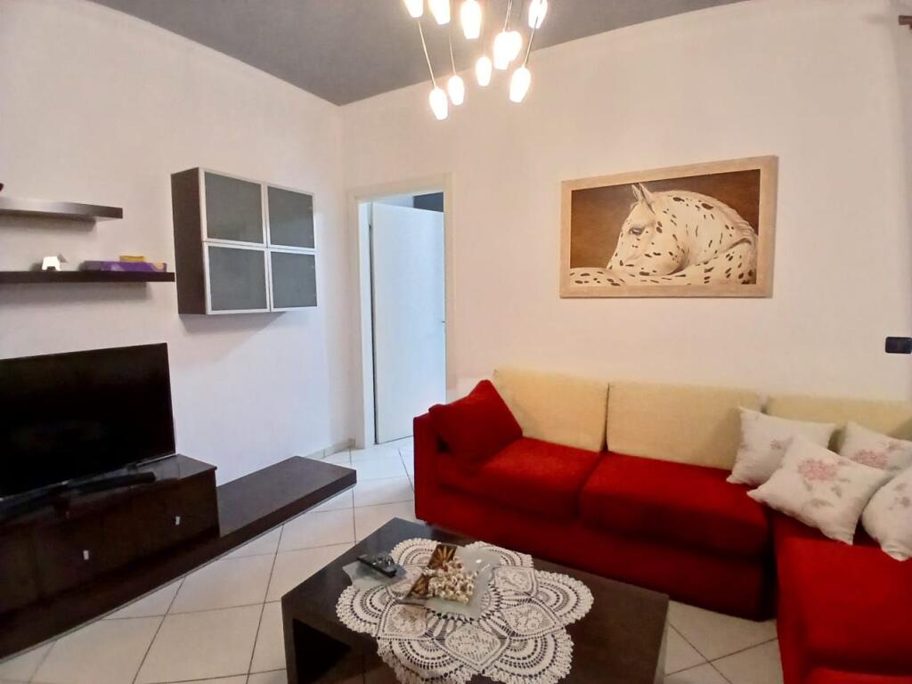 Jepet Me Qera Apartament 2+1+1 Ballkon